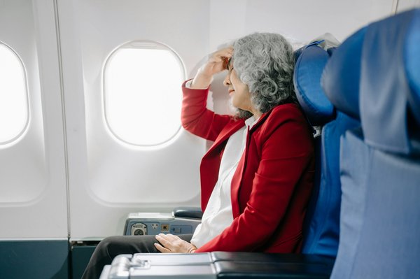 Conseils pour éviter le mal des transports en avion : voyagez en toute tranquillité